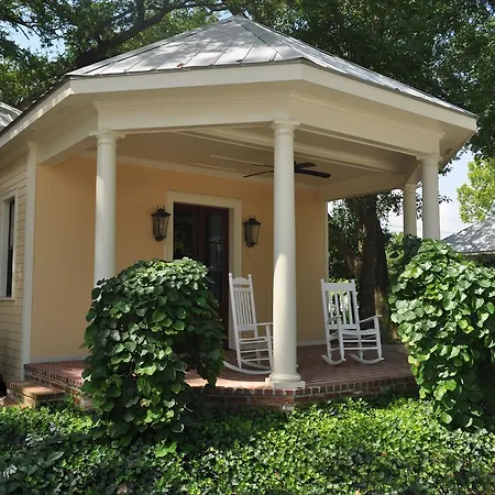 The Inn At Houmas House Estate